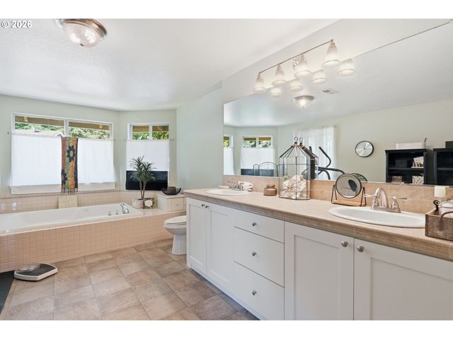 16455 Sw CYNTHIA St, Beaverton, OR 97007