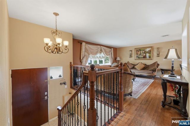 123 Cosman Street, Twp Of Washington, NJ 07676