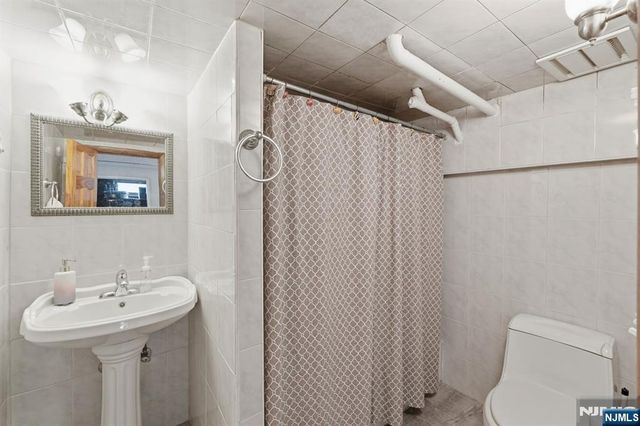 123 Cosman Street, Twp Of Washington, NJ 07676