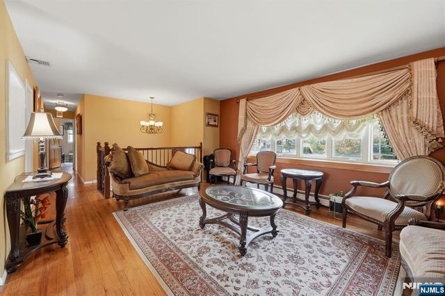123 Cosman Street, Twp Of Washington, NJ 07676