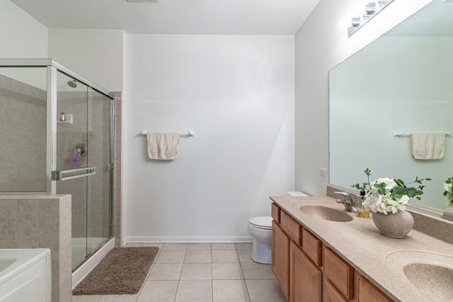 200 Rosehall Drive 220, Lake Zurich, IL 60047