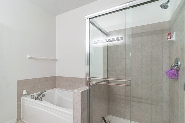 200 Rosehall Drive 220, Lake Zurich, IL 60047