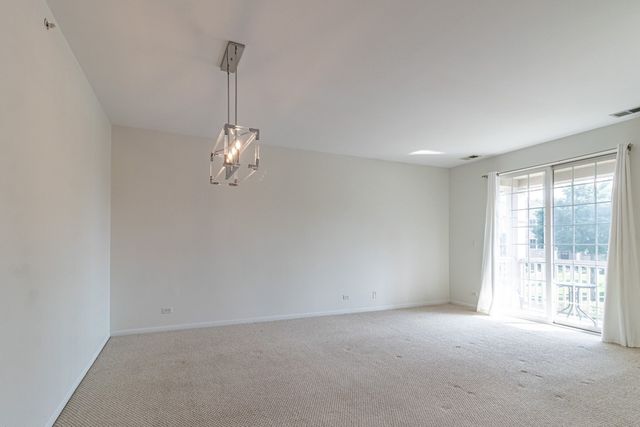 200 Rosehall Drive 220, Lake Zurich, IL 60047