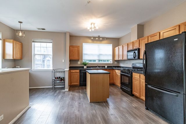 200 Rosehall Drive 220, Lake Zurich, IL 60047
