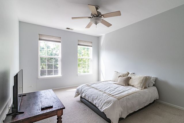 200 Rosehall Drive 220, Lake Zurich, IL 60047
