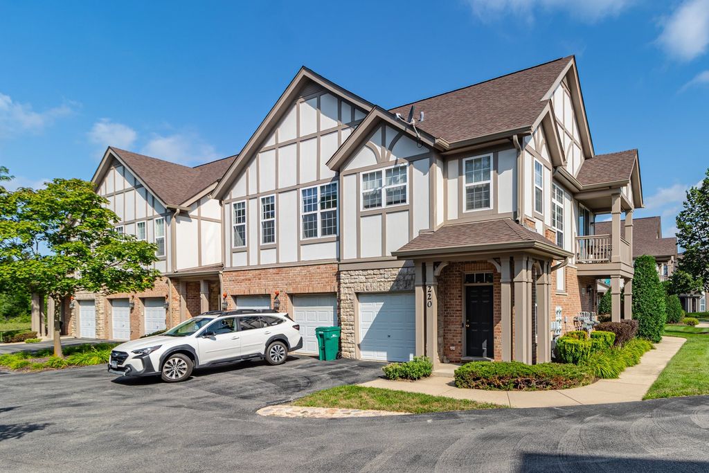 200 Rosehall Drive 220, Lake Zurich, IL 60047