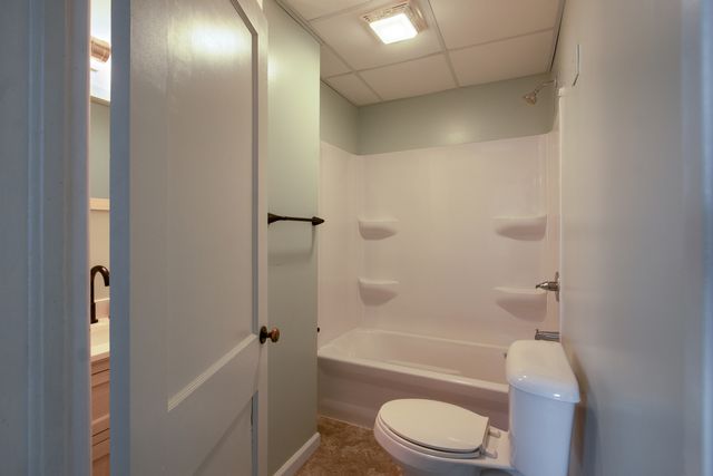 2207 W 51st Street, Davenport, IA 52806