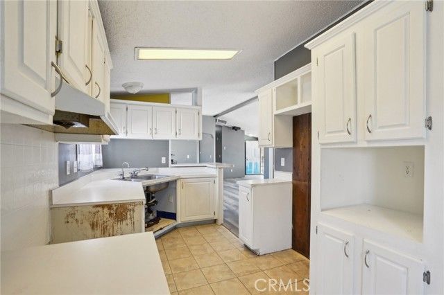 11330 Lakeview Avenue, Lucerne Valley, CA 92356