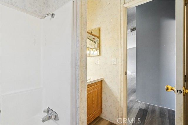 11330 Lakeview Avenue, Lucerne Valley, CA 92356