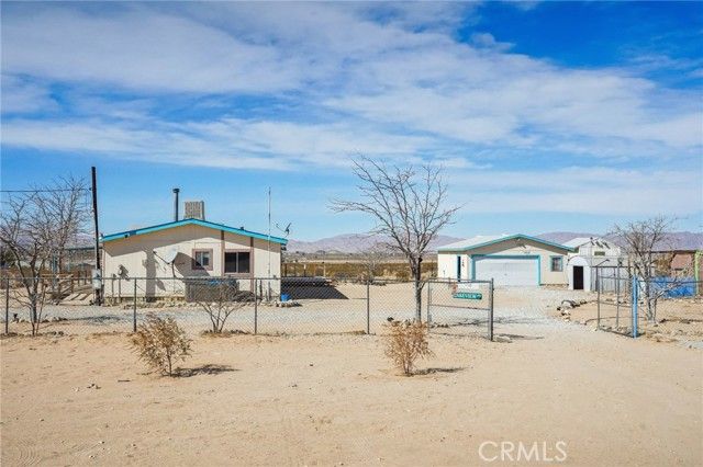 11330 Lakeview Avenue, Lucerne Valley, CA 92356