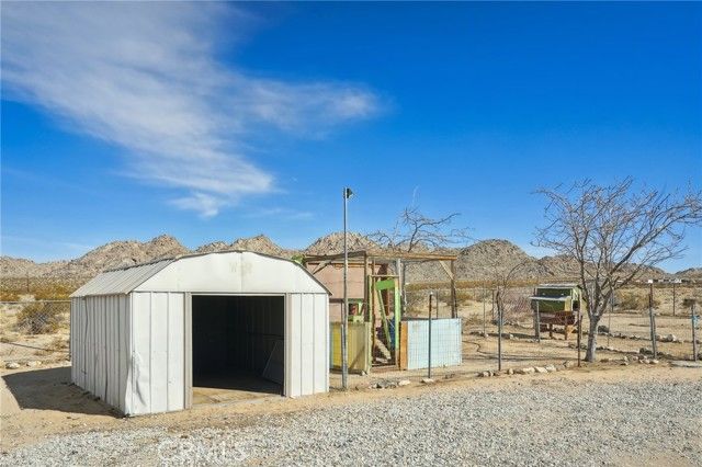 11330 Lakeview Avenue, Lucerne Valley, CA 92356