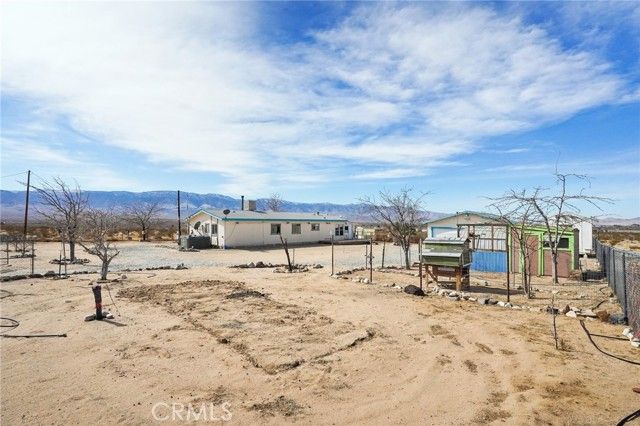 11330 Lakeview Avenue, Lucerne Valley, CA 92356