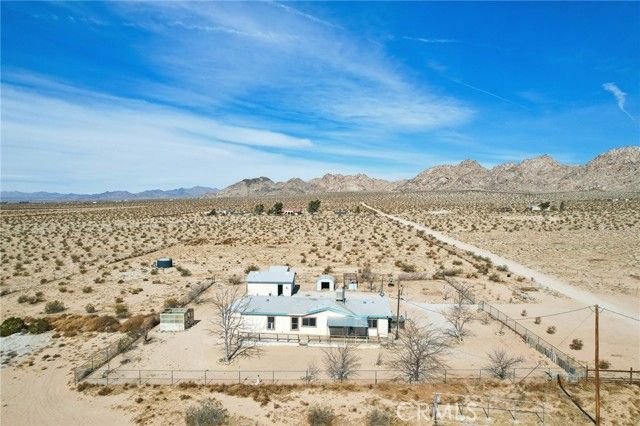 11330 Lakeview Avenue, Lucerne Valley, CA 92356