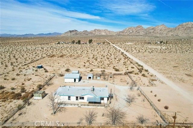 11330 Lakeview Avenue, Lucerne Valley, CA 92356