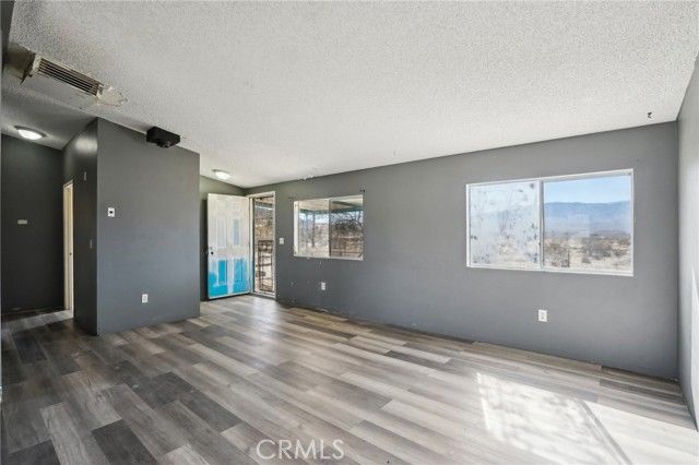 11330 Lakeview Avenue, Lucerne Valley, CA 92356