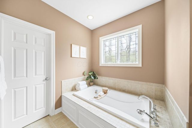 6824 Linda Lane, Sunbury, OH 43074