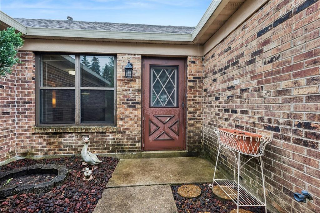 1255 John Drive, Hoffman Estates, IL 60169 — photo 3