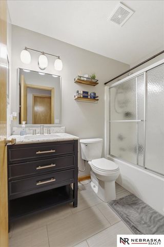 21202 Shiloh Drive, Gretna, NE 68028