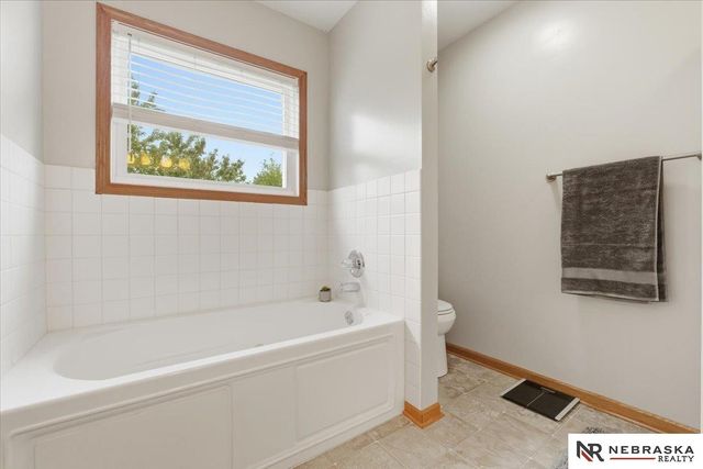 21202 Shiloh Drive, Gretna, NE 68028