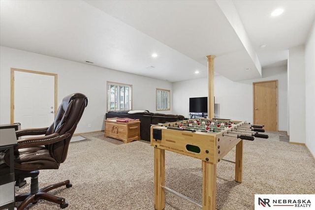 21202 Shiloh Drive, Gretna, NE 68028