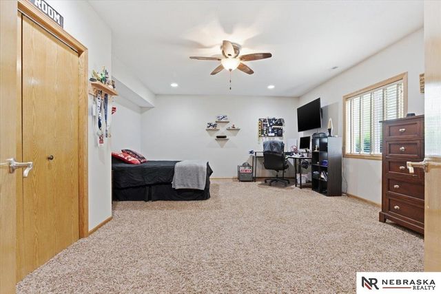 21202 Shiloh Drive, Gretna, NE 68028