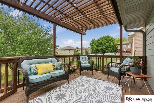21202 Shiloh Drive, Gretna, NE 68028