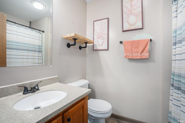 3302 N 200 W, Warsaw, IN 46582