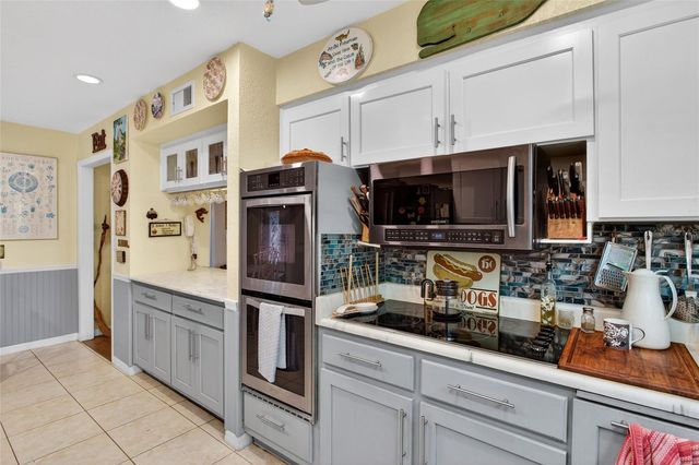 1411 JACOBSON CIRCLE, Sun City Center, FL 33573
