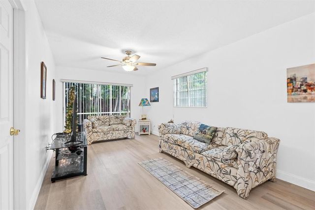 2950 SE Ocean Boulevard 1-5, Stuart, FL 34996