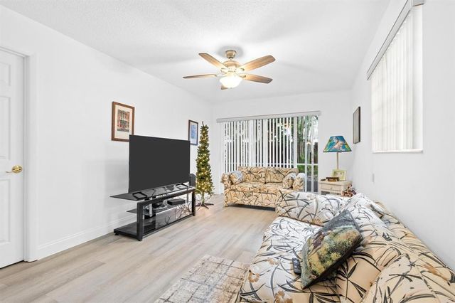 2950 SE Ocean Boulevard 1-5, Stuart, FL 34996