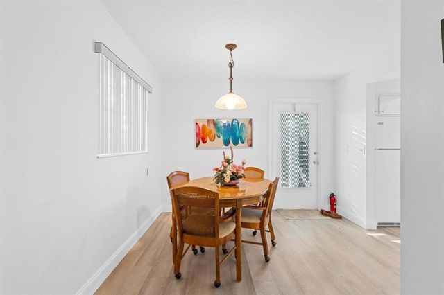 2950 SE Ocean Boulevard 1-5, Stuart, FL 34996