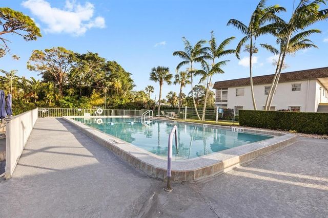 2950 SE Ocean Boulevard 1-5, Stuart, FL 34996