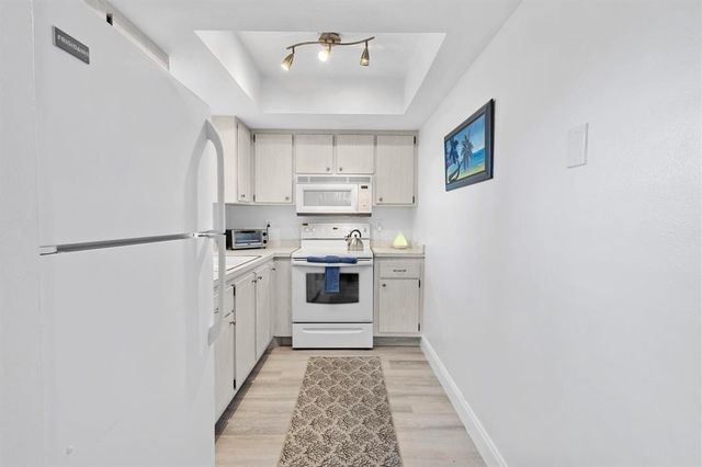 2950 SE Ocean Boulevard 1-5, Stuart, FL 34996