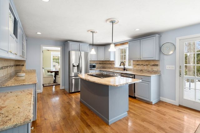 21 Sparrows Way, Plymouth, MA 02360