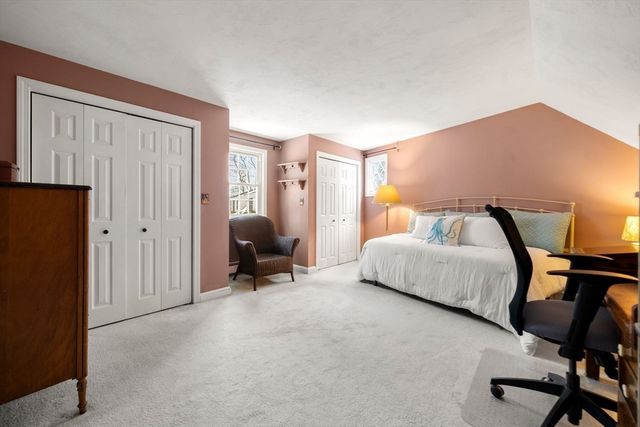 21 Sparrows Way, Plymouth, MA 02360