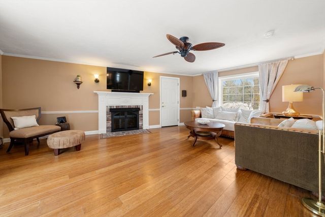 21 Sparrows Way, Plymouth, MA 02360