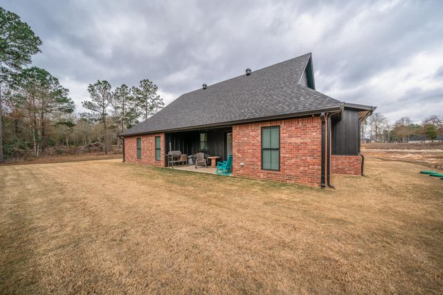 384 Clara LN, Kilgore, TX 75662