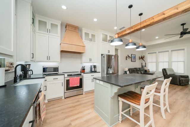 384 Clara LN, Kilgore, TX 75662