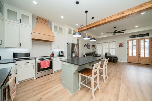 384 Clara LN, Kilgore, TX 75662