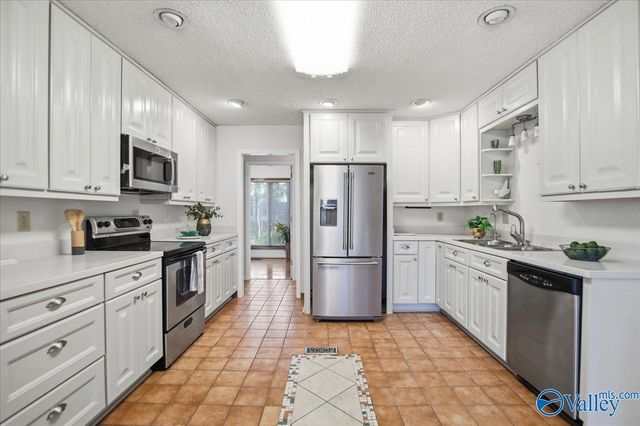 121 Fairington Road NW, Huntsville, AL 35806