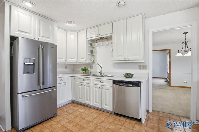 121 Fairington Road NW, Huntsville, AL 35806