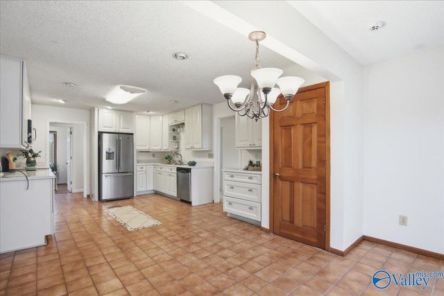 121 Fairington Road NW, Huntsville, AL 35806