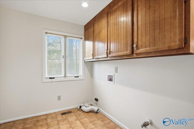 121 Fairington Road NW, Huntsville, AL 35806