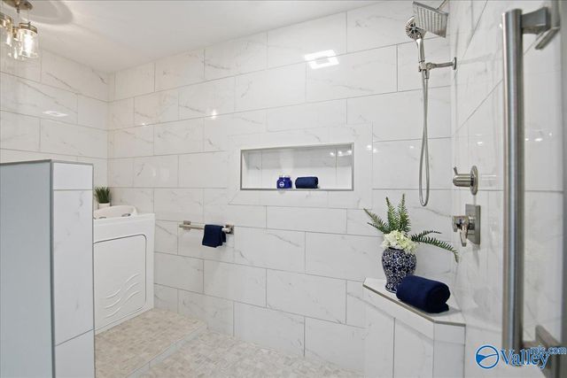 121 Fairington Road NW, Huntsville, AL 35806