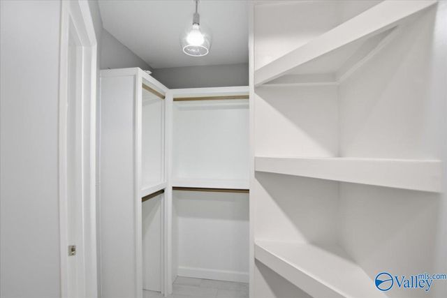 121 Fairington Road NW, Huntsville, AL 35806