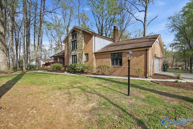 121 Fairington Road NW, Huntsville, AL 35806