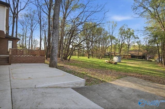 121 Fairington Road NW, Huntsville, AL 35806