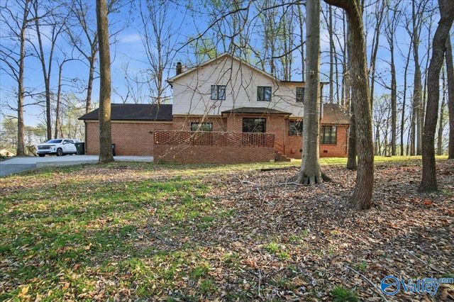 121 Fairington Road NW, Huntsville, AL 35806