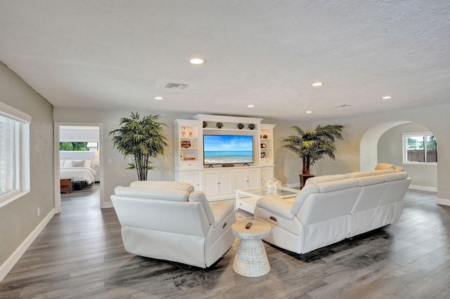 2831 NE 59TH Street, Fort Lauderdale, FL 33308