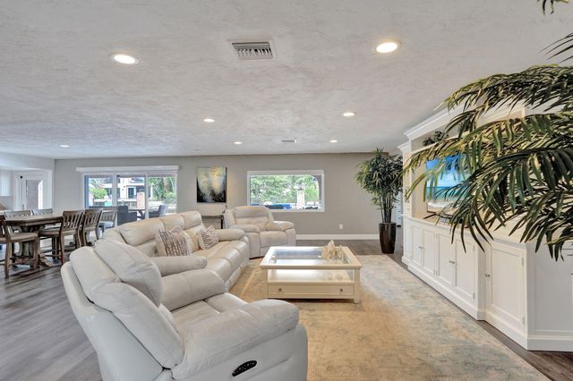 2831 NE 59TH Street, Fort Lauderdale, FL 33308
